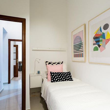 Apartamentos Diaber Gerona 22 Sevilla Eksteriør bilde