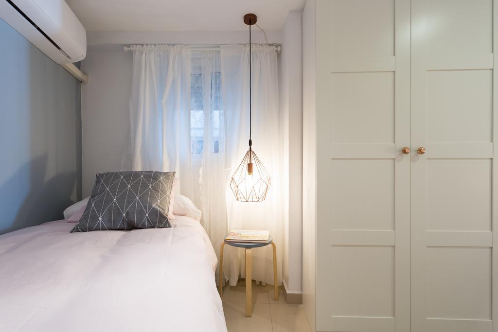 Apartamentos Diaber Gerona 22 Sevilla Eksteriør bilde