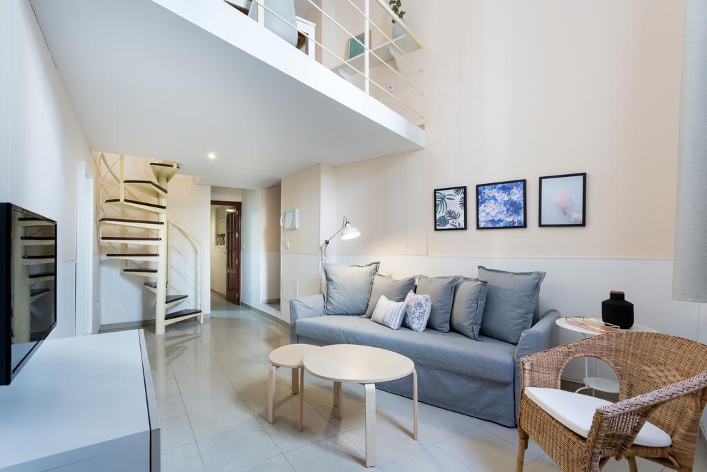 Apartamentos Diaber Gerona 22 Sevilla Eksteriør bilde
