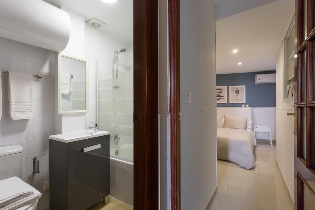 Apartamentos Diaber Gerona 22 Sevilla Eksteriør bilde