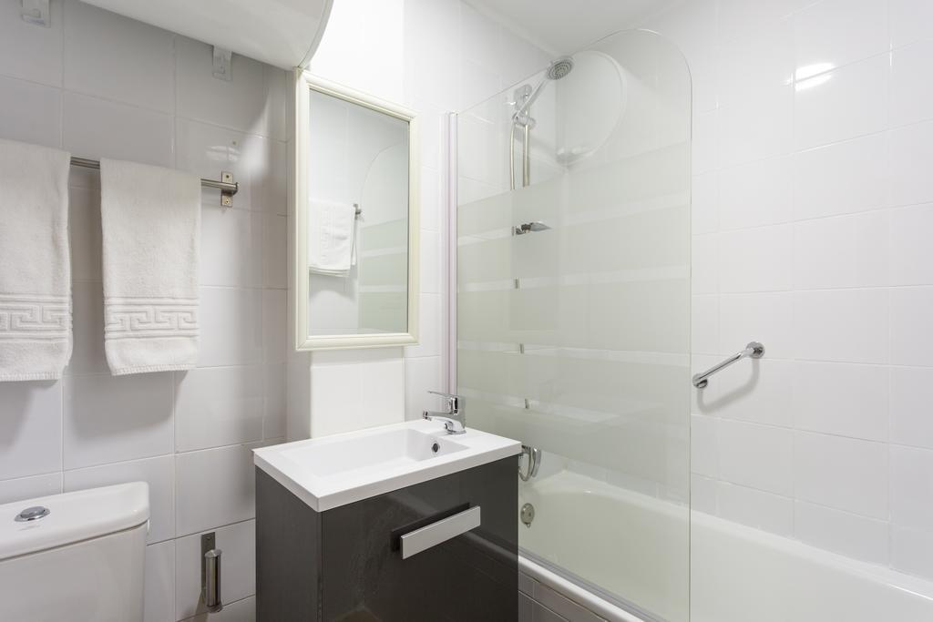 Apartamentos Diaber Gerona 22 Sevilla Eksteriør bilde