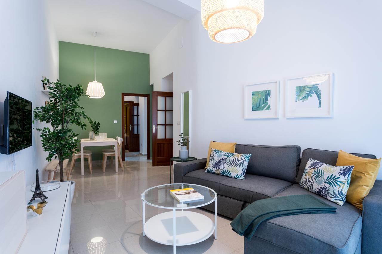 Apartamentos Diaber Gerona 22 Sevilla Eksteriør bilde