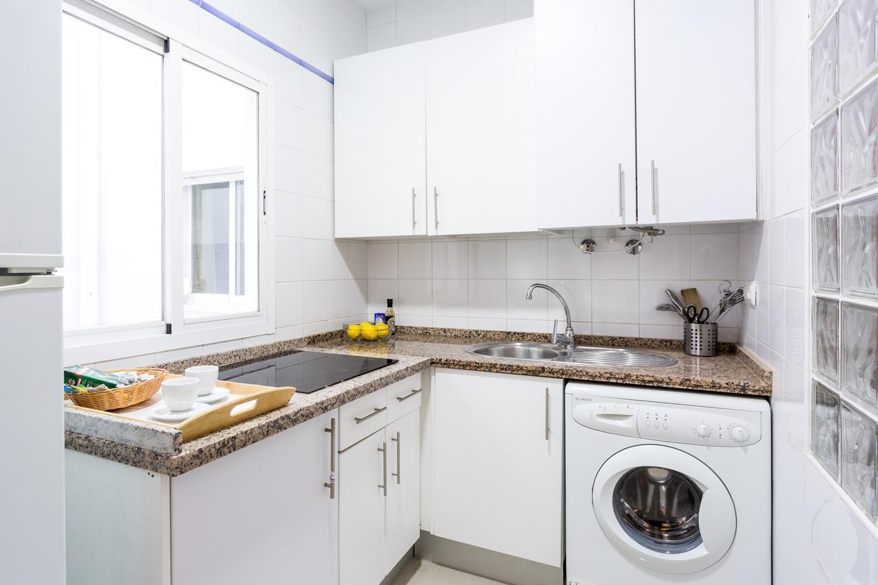 Apartamentos Diaber Gerona 22 Sevilla Eksteriør bilde