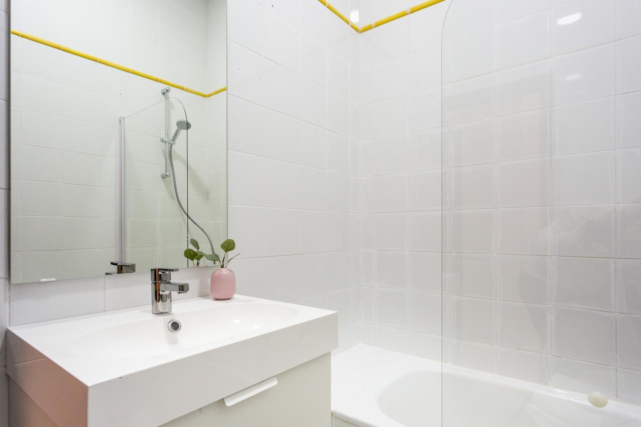 Apartamentos Diaber Gerona 22 Sevilla Eksteriør bilde