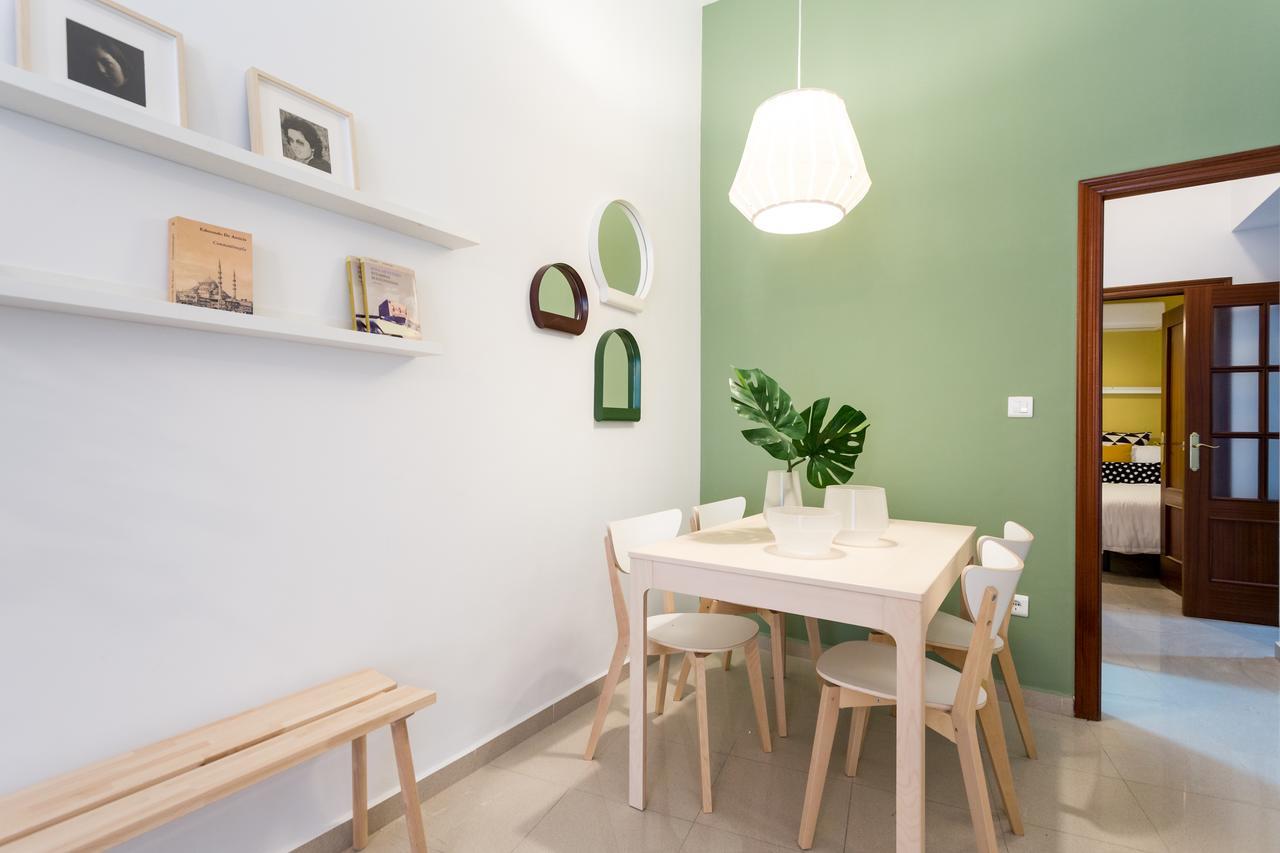 Apartamentos Diaber Gerona 22 Sevilla Eksteriør bilde