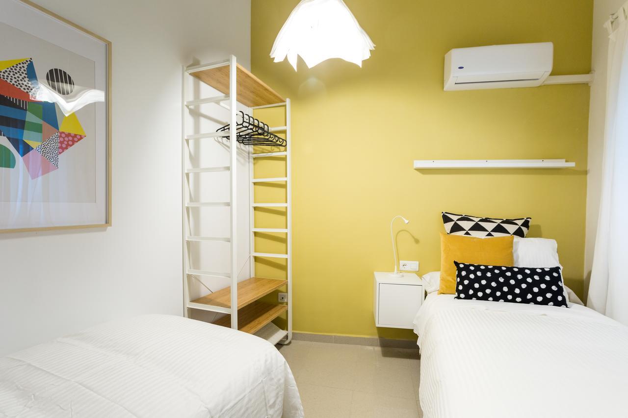 Apartamentos Diaber Gerona 22 Sevilla Eksteriør bilde