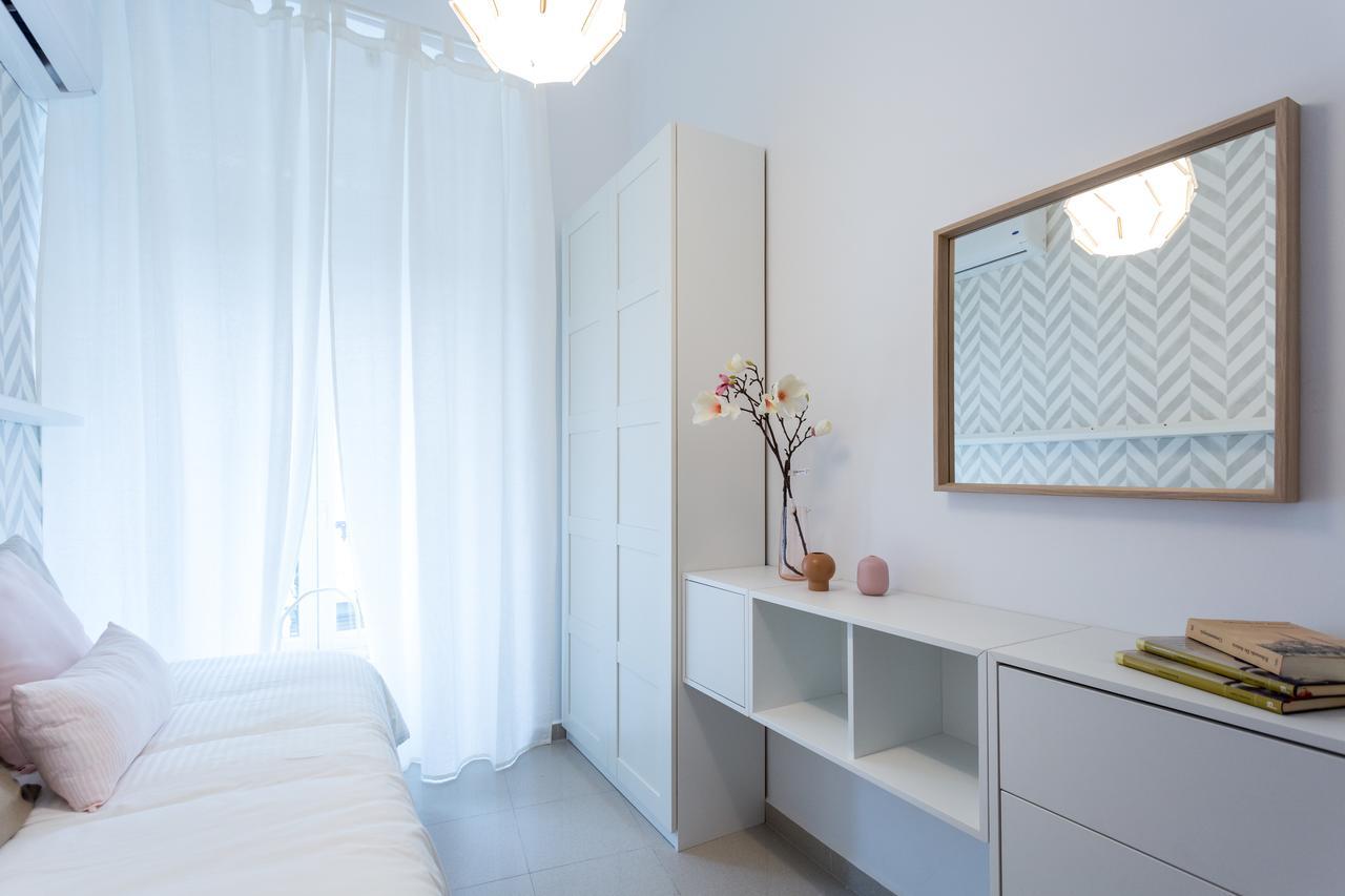Apartamentos Diaber Gerona 22 Sevilla Eksteriør bilde