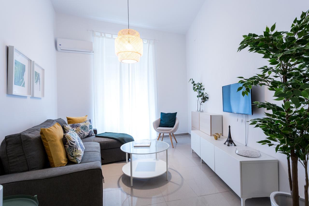 Apartamentos Diaber Gerona 22 Sevilla Eksteriør bilde